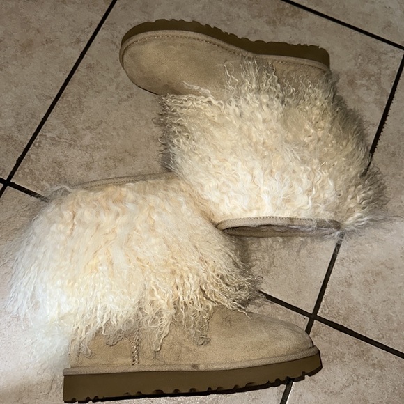 Women’s UGG Classic Short Mongolian Cuff Sand Boots #6 - Picture 2 of 10